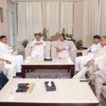 हमले के बाद CM रेखा गुप्ता की सांसदों के साथ पहली मीटिंग, केंद्र ने मुहैया कराई Z-श्रेणी की सुरक्षा