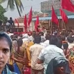 महिला-नक्सली रूपी के अंतिम संस्कार में बजा हिड़मा का गाना,लोग लाल झंडा लेकर नाचते दिखे