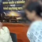छात्रा ने टीचर को 19 सेकेंड में 9 चप्पल मारीं, छेड़खानी की थी, हथेली पर थूककर चाटा फिर माफी मांगी
