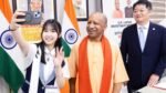 सीएम योगी के साथ सेल्फी लेने का क्रेज, लाइन में लगे जापानी बच्चे