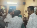 केरलम में महिला कांग्रेस विधायक के साथ हाथापाई, कार्यकर्ताओं ने हाथ मरोड़ा,7 लोगों पर FIR