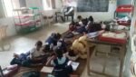 छतरपुर के स्कूल में सोती दिखीं शिक्षिका, बच्चे कक्षा में बैठे रहे, ग्रामीणों ने कार्रवाई की मांग की