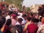 रायपुर में दुर्गा प्रतिमा-विसर्जन के दौरान दो पक्षों में मारपीट, हाथापाई के बीच पुलिस से भी उलझे लोग
