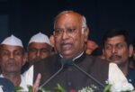 पटना में मल्लिकार्जुन खड़गे का विवादित बयान, पीएम मोदी के पिता पर की अभद्र टिप्पणी